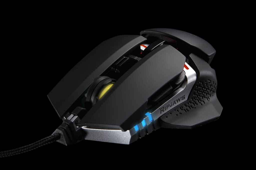 Test G.Skill Ripjaws MX780 RGB souris vue de côté