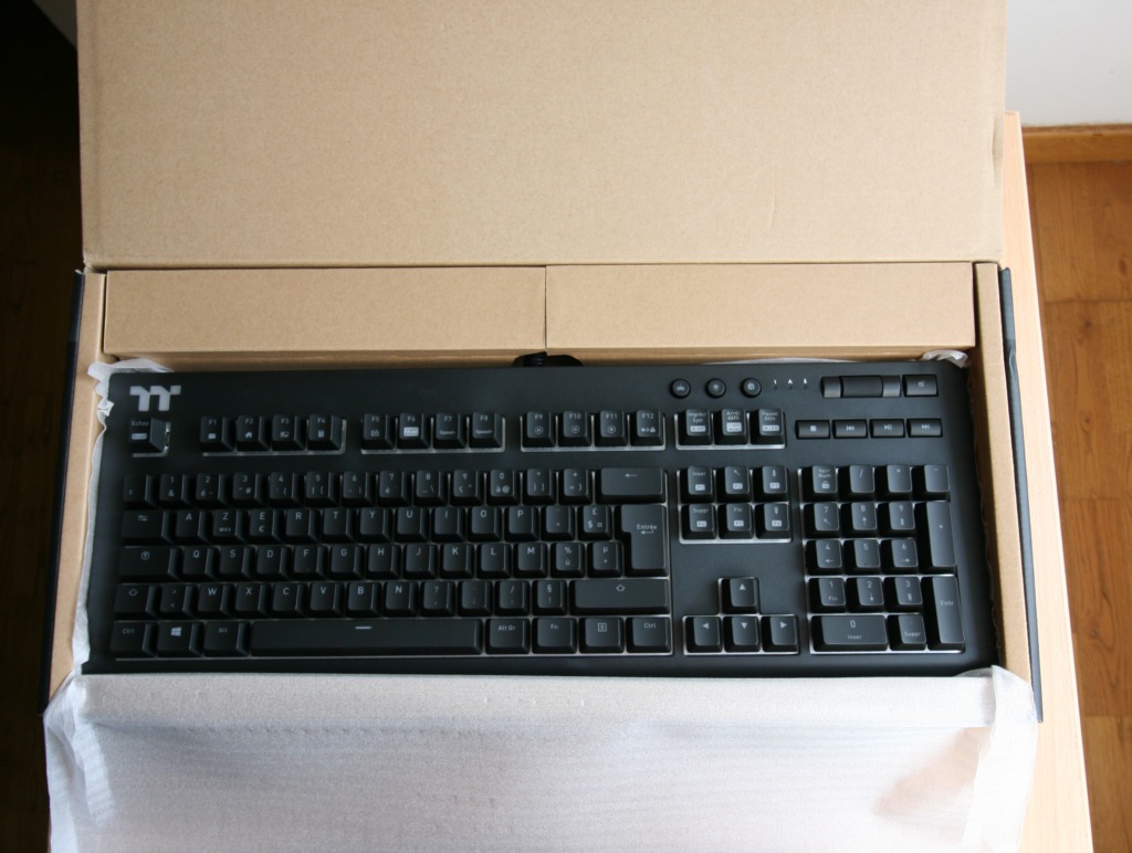 Le X1 RGB dans sa boite