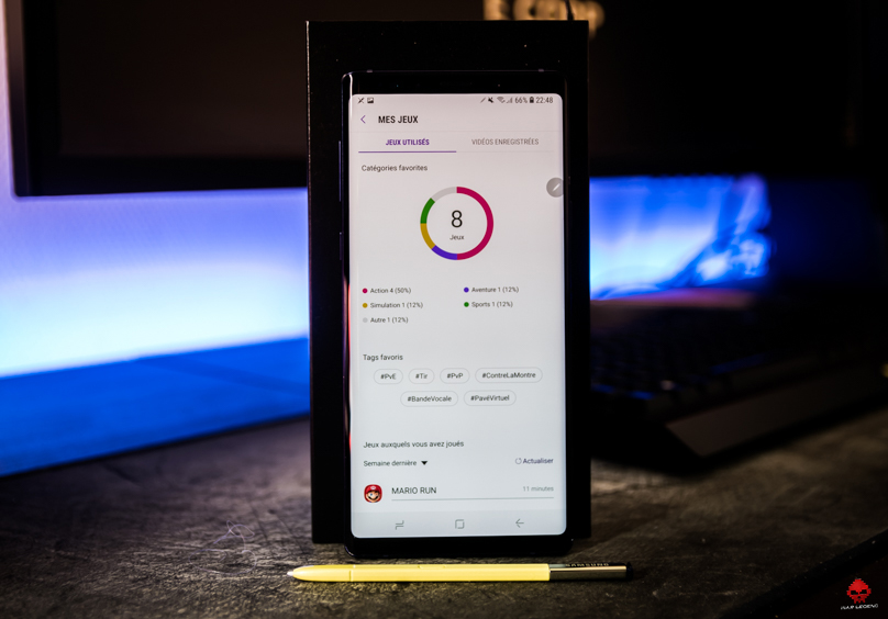 Photo Samsung Galaxy Note 9 Game Launcher allumé et S Pen