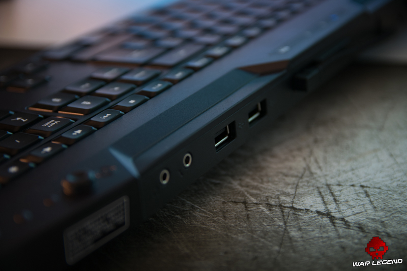 Test Thermaltake Challenger Ultimate - ports usb audio jack