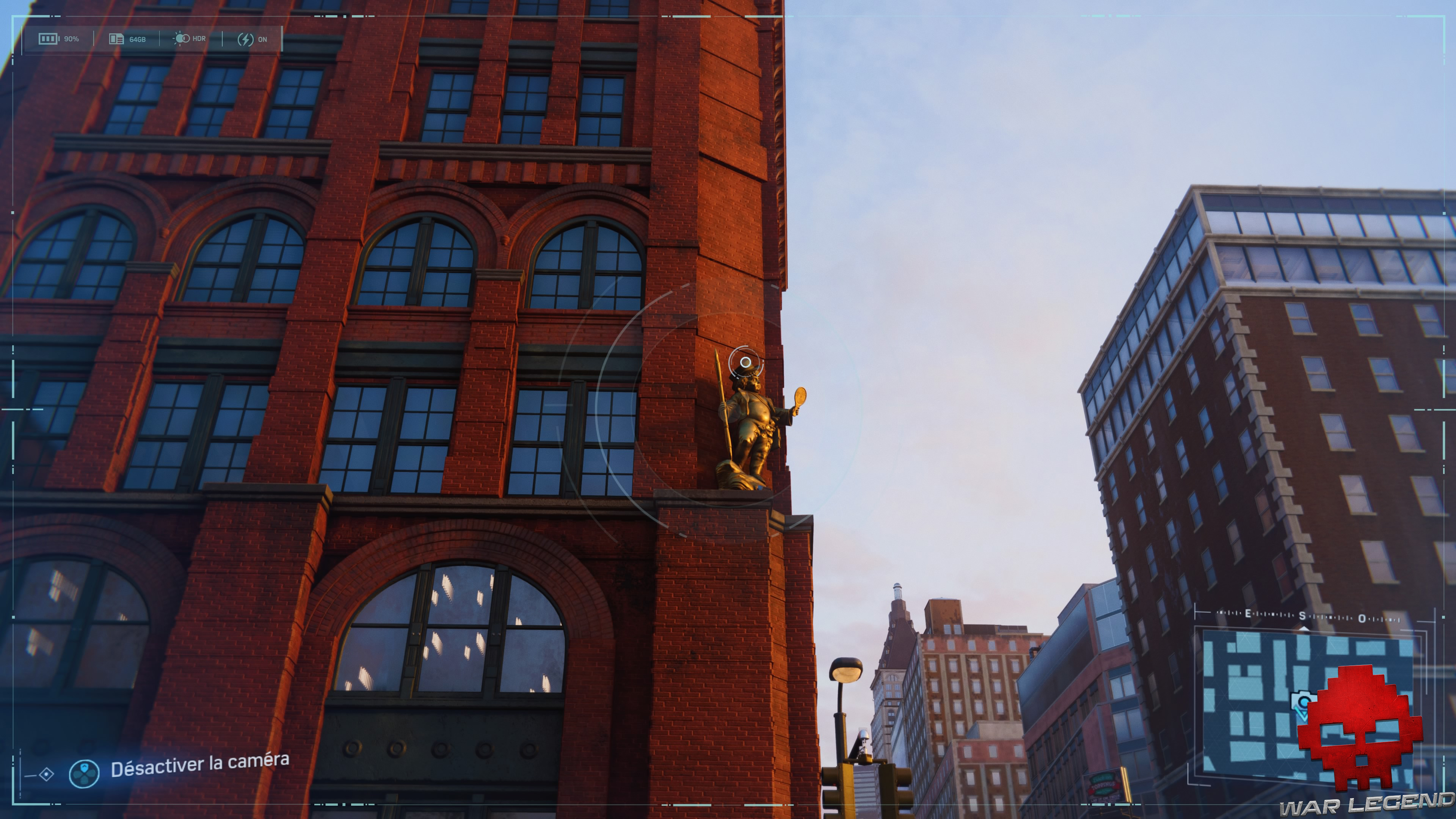 Spider-Man photo secrète statue du puck building