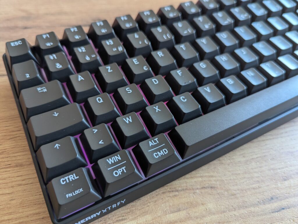 Test Cherry XTRFY K33 Compact