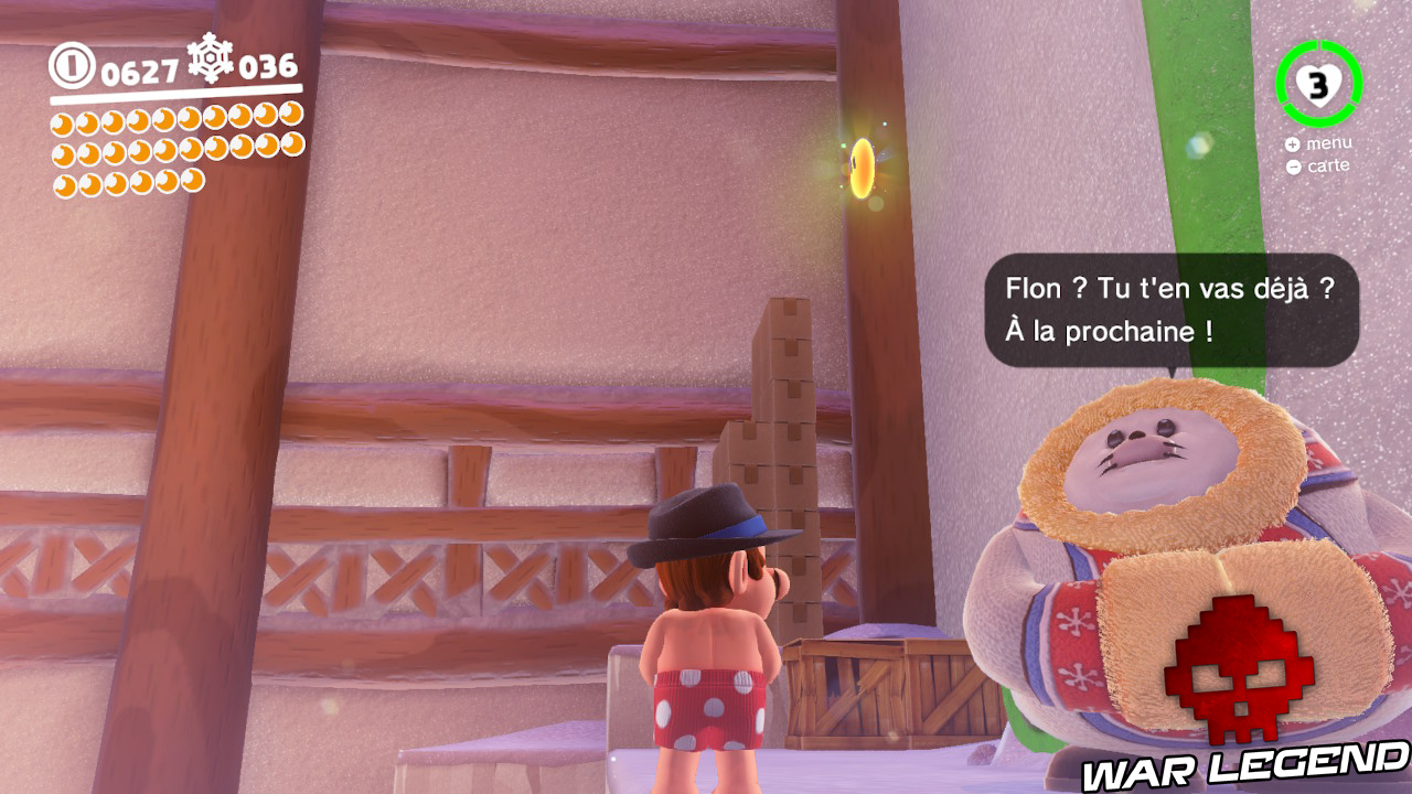 Lune en hauteur, pile de cartons face à un mur