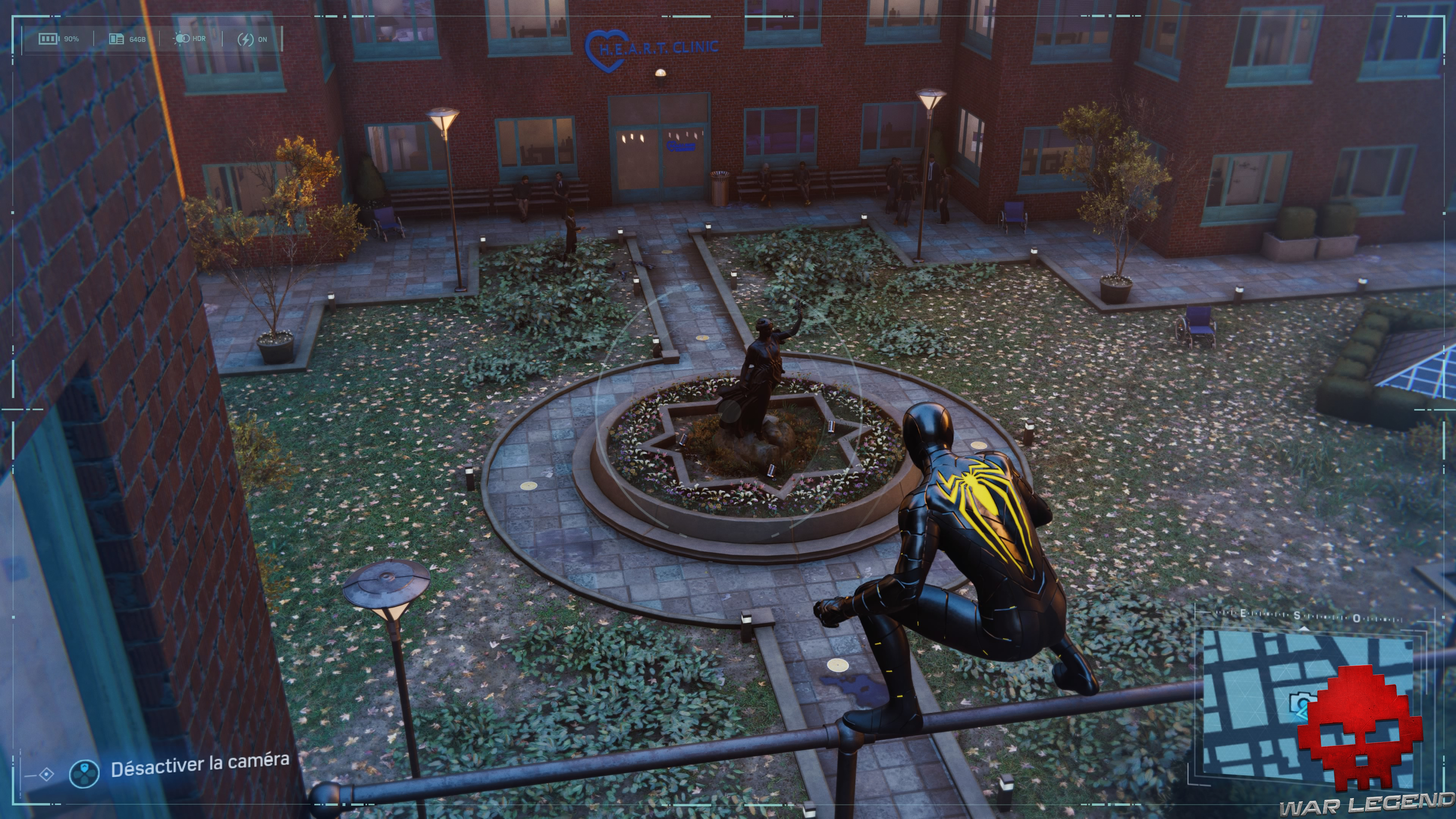 Spider-Man photo secrète statue de la clinique H.E.A.R.T.