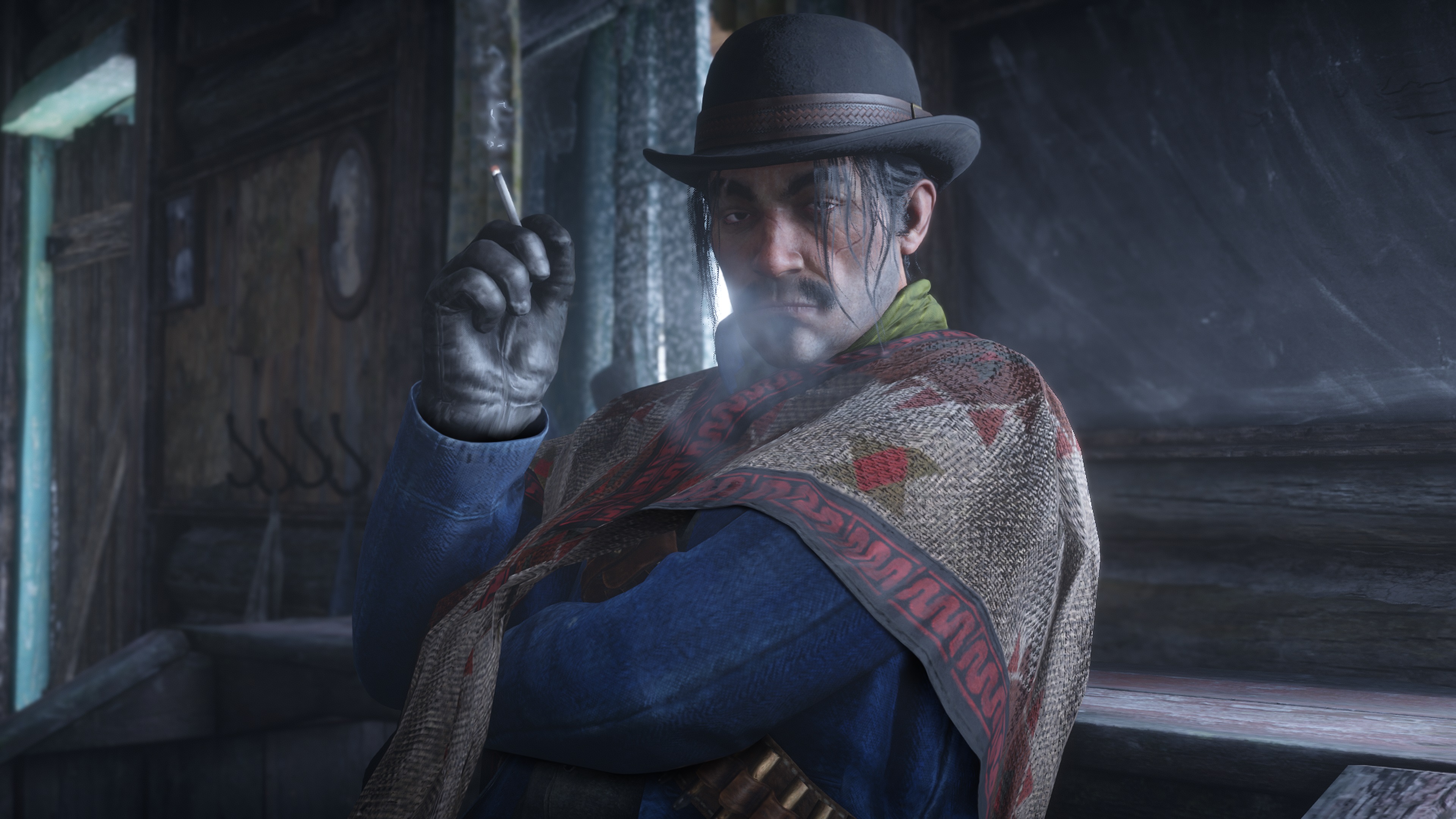 Red Dead Redemption 2 screenshot homme fumant en chapeau melon
