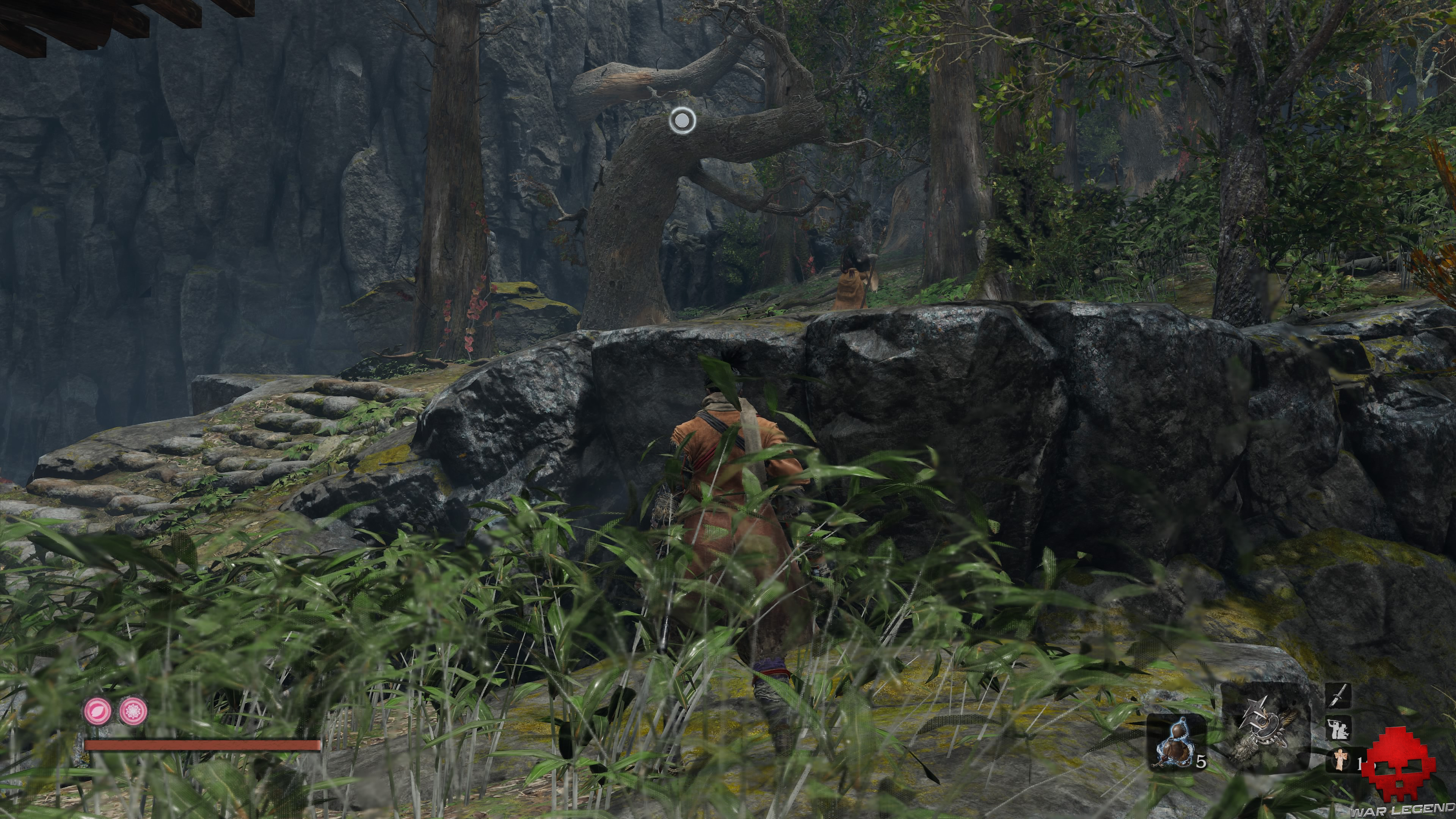 Soluce Sekiro temple senpo mont kongo sekiro dans les fourrés derrière des moines