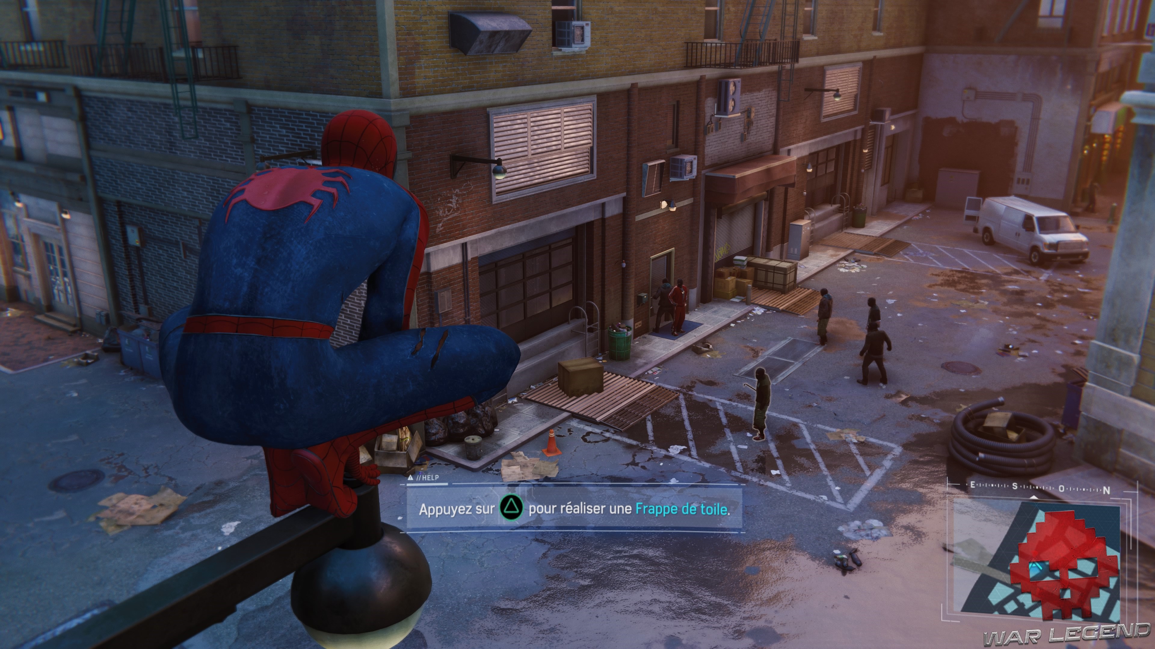 Spider-Man surprend des cambrioleurs