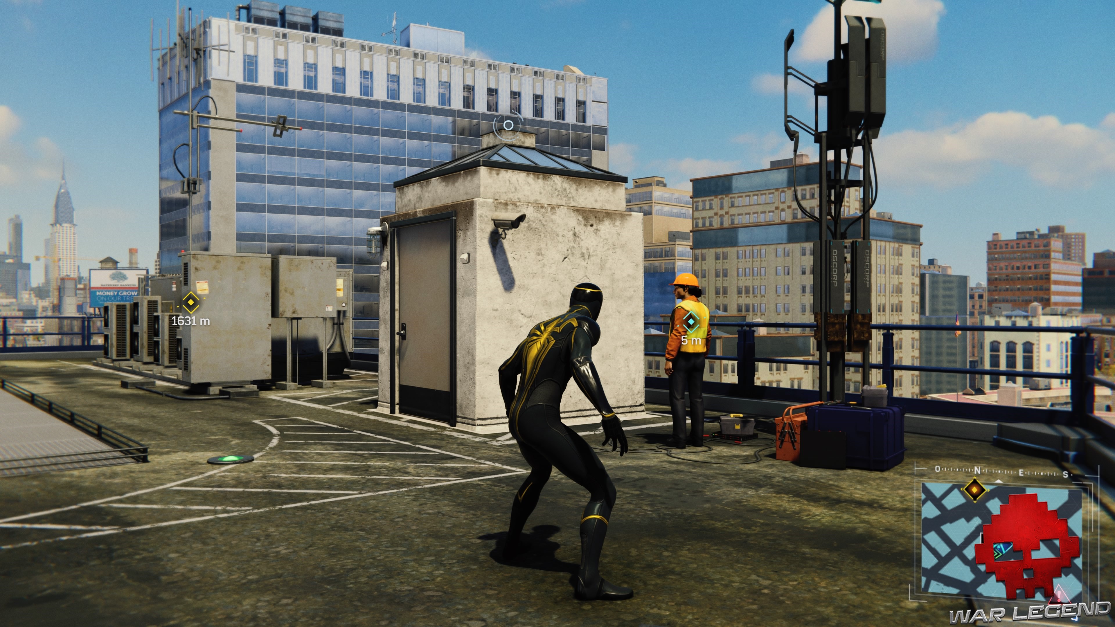 solution spider-man réseau en panne une technicienne est au pied d'une antenne relais