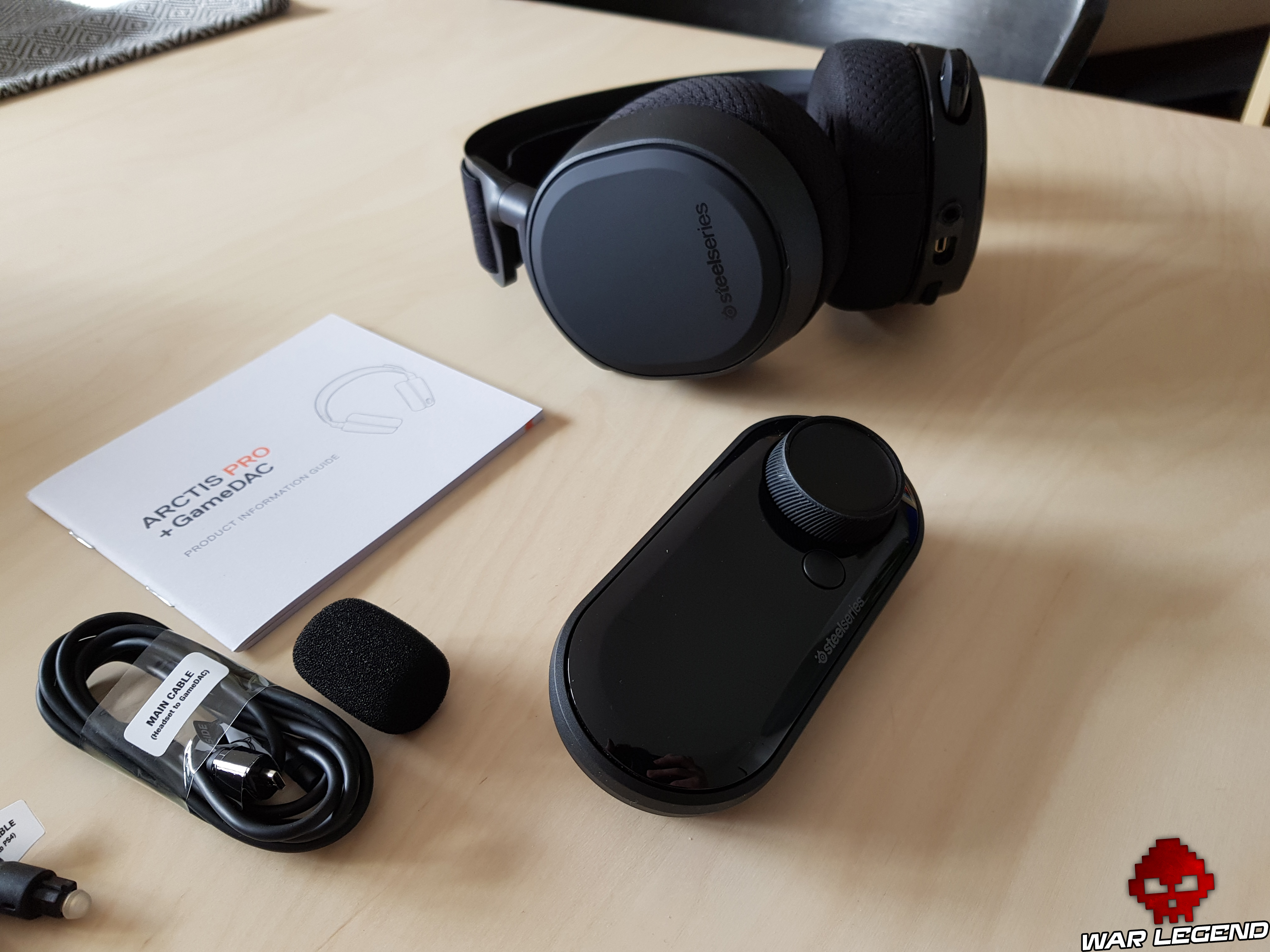 SteelSeries Arctis Pro plan de côté du matériel