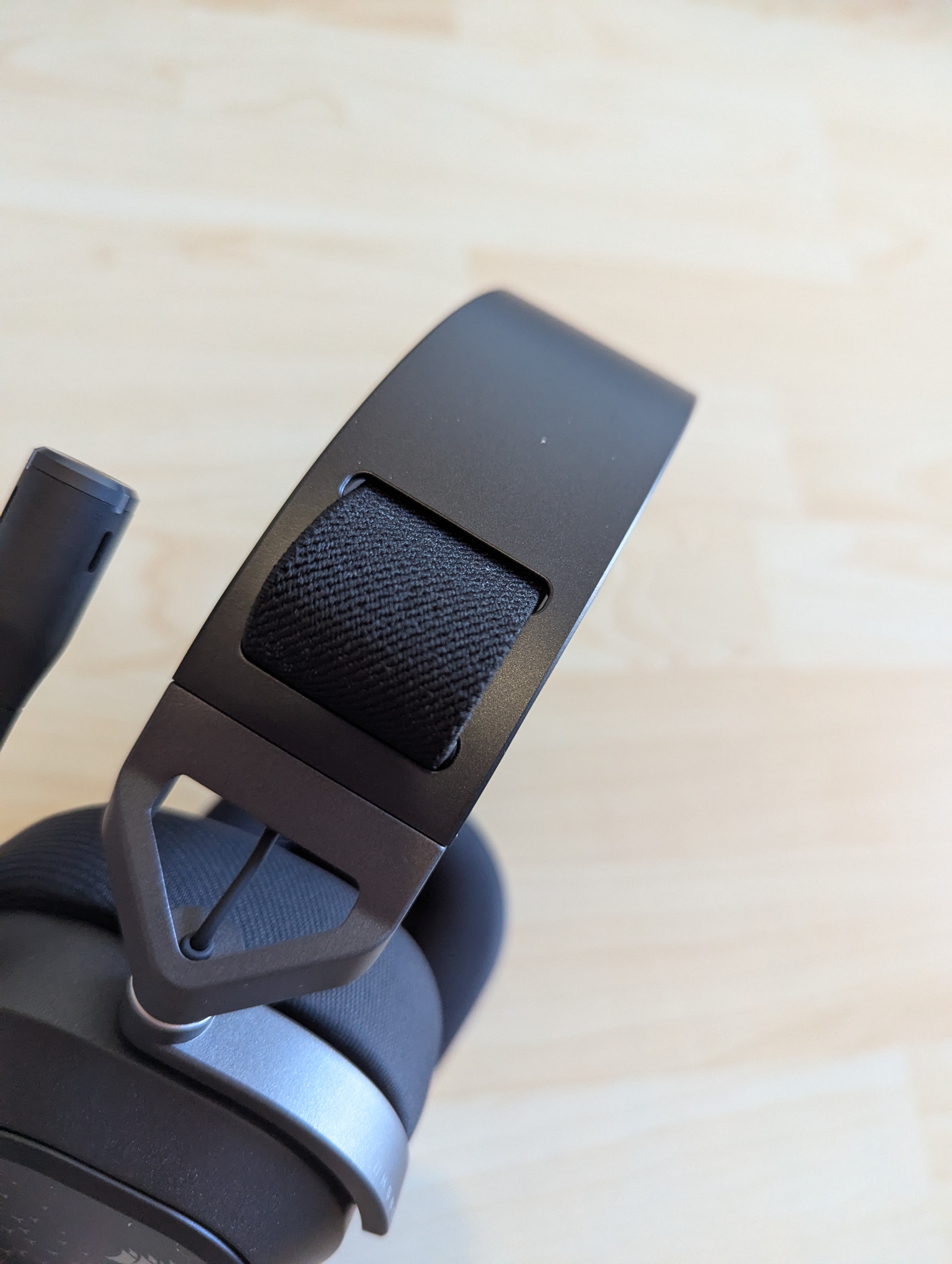 corsair_hs80_v2_max_wireless_12