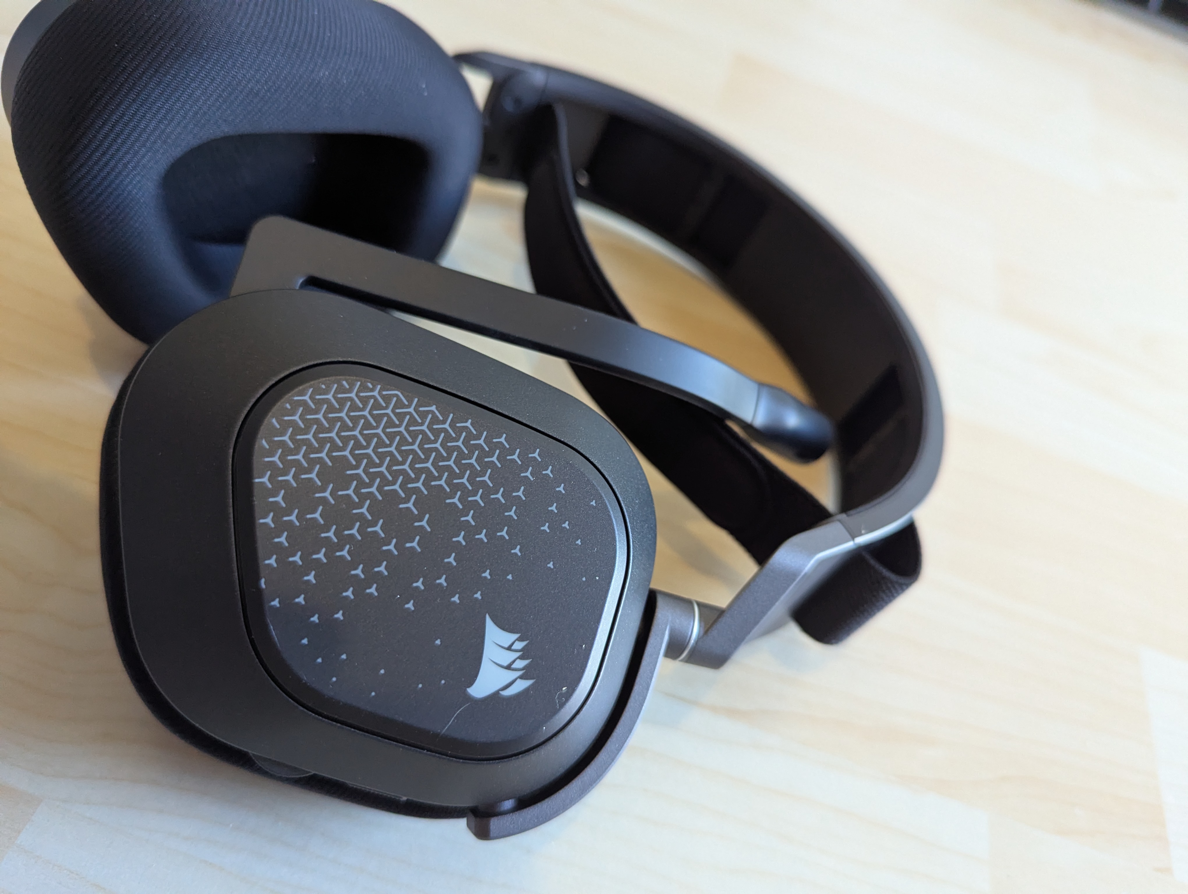 corsair_hs80_v2_max_wireless_13