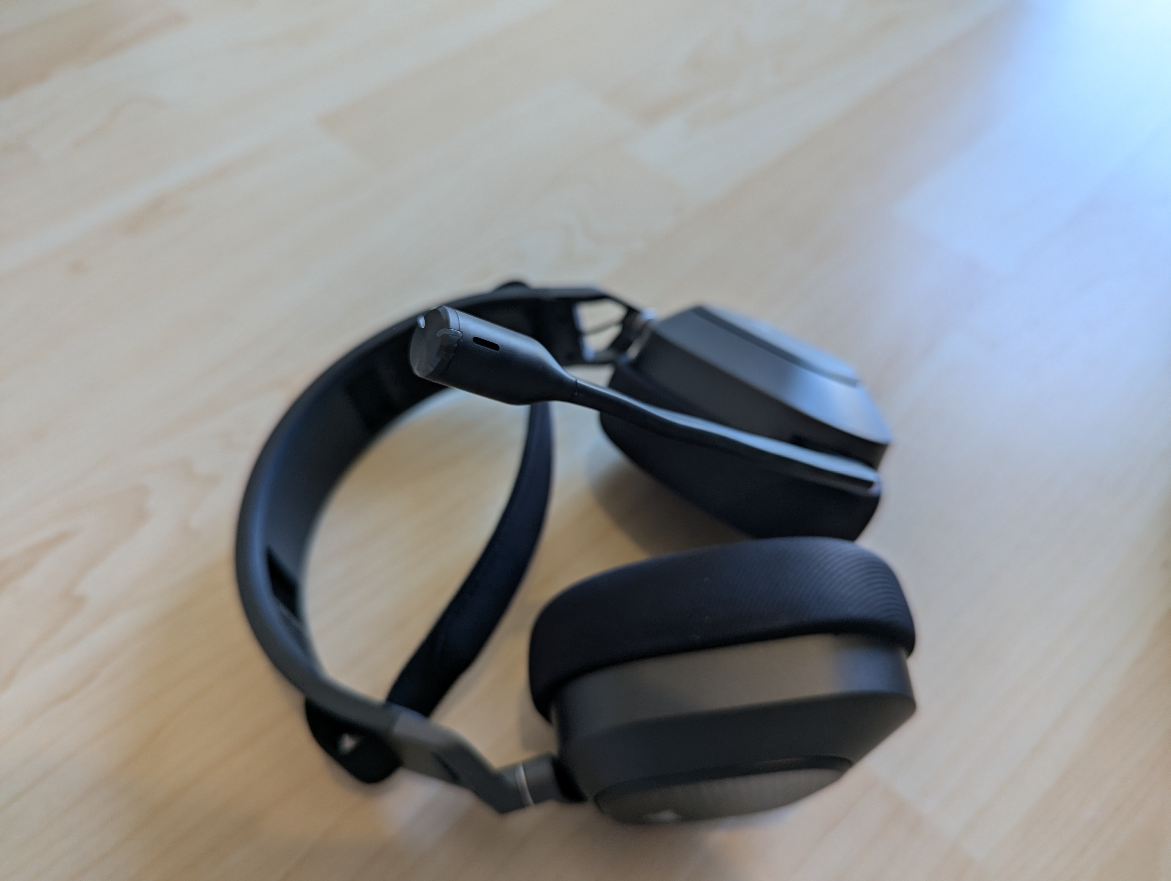 corsair_hs80_v2_max_wireless_14