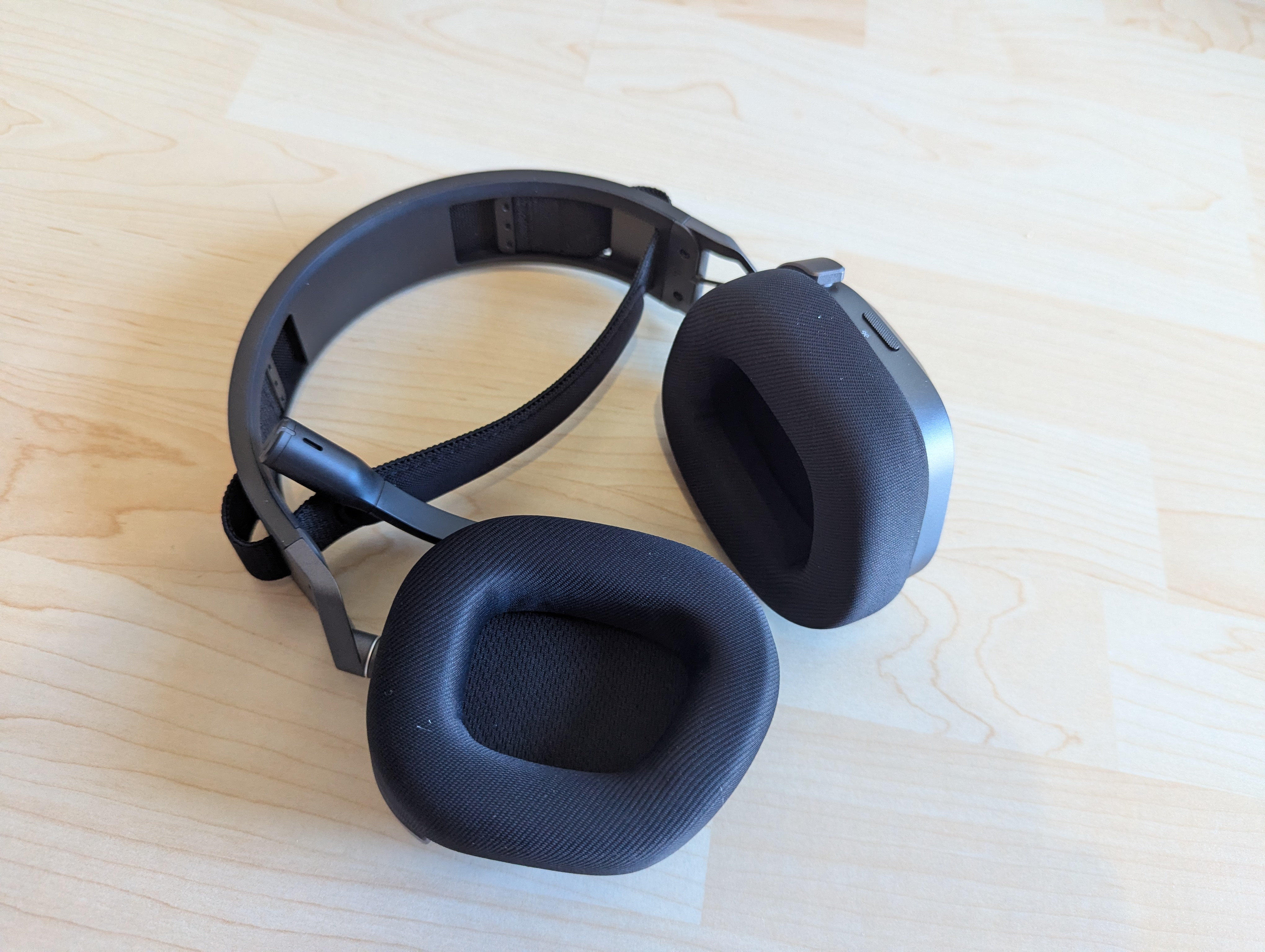 corsair_hs80_v2_max_wireless_6