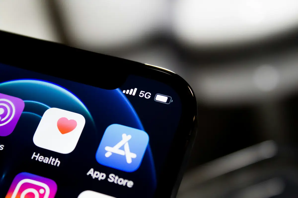 iPhone avec la 5G activée, indicateur 5G visible dans la barre de statut