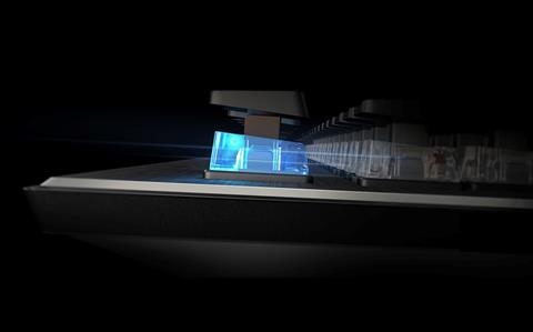 L'interrupteur ROCCAT Titan implanté dans un clavier