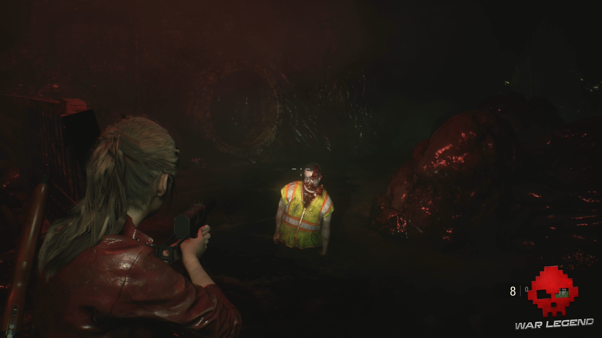 Resident Evil 2 - Claire tient un zombie en joug